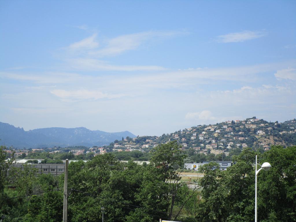 Hotel Les Tourrades Cannes Exterior photo
